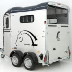 Remolque para caballos Cheval Liberté Touring Country| Cuarto de aperos| Salida frontal| antracita